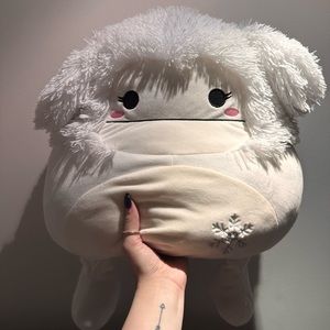 16” Canadian Exclusive Ever Squishmallow
